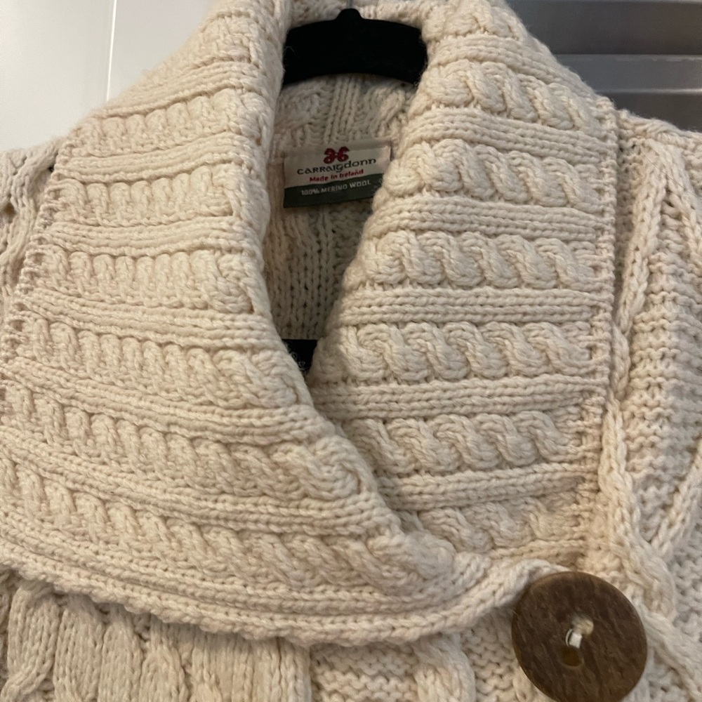 Irish Wool Asymmetrical Knit Cream Sweater Size M - Picture 9 of 15